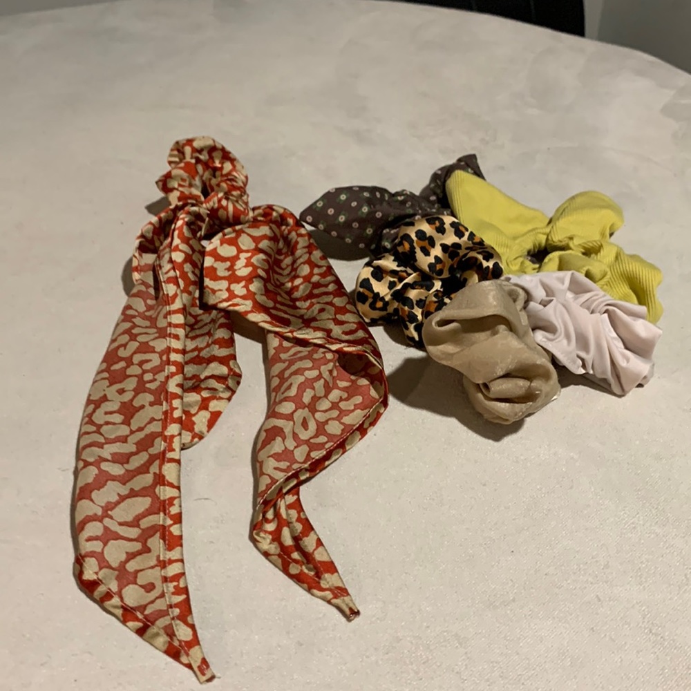 Bundle of 6 hair scrunchies